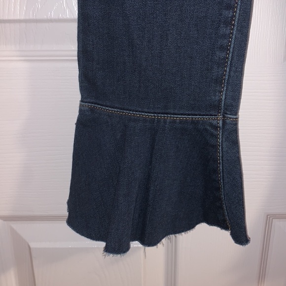 711 Levi’s flare bottom - Picture 2 of 4